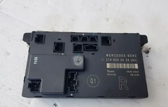 Mercedes-Benz CLS C219 Door control unit/module 2198202026