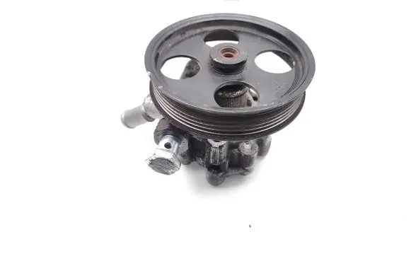Opel Insignia A Power steering pump 55563329