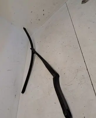 BMW 7 F01 F02 F03 F04 Windshield/front glass wiper blade 61617182459