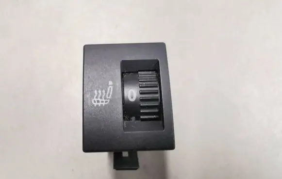 Volkswagen Polo IV 9N3 Seat heating switch 6Q0963563