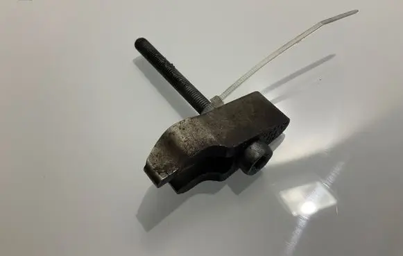 Mercedes-Benz E W212 Fuel Injector clamp holder A6510160438 6510160438