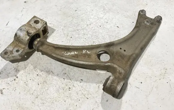 Volkswagen Tiguan Front lower control arm/wishbone 3c0153d