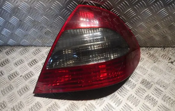Mercedes-Benz E W211 Rear/tail lights 2118202464 A2118202464