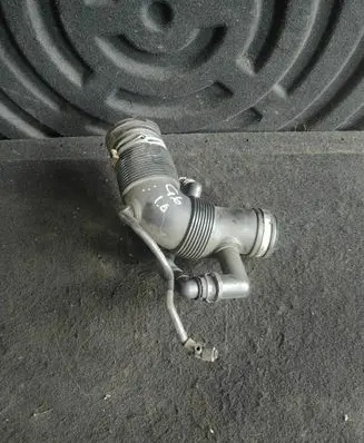Volkswagen Golf VI Air intake hose/pipe 6R0129654C