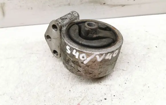 Engine mount bracket