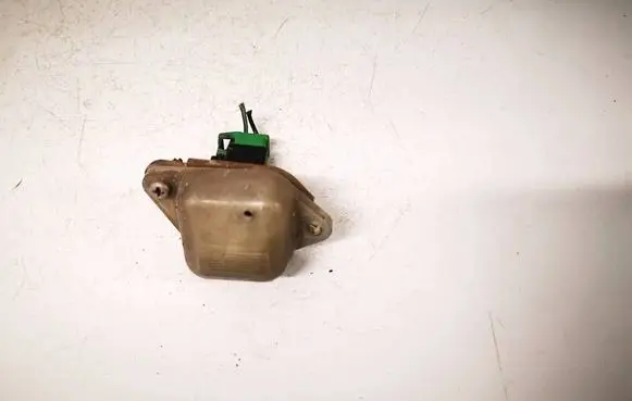 Mazda 626 Number plate light E135003