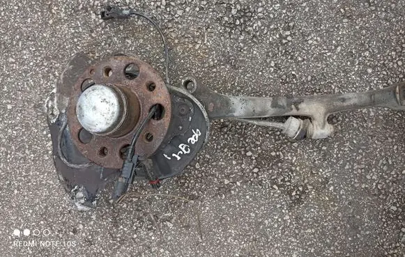 Mercedes-Benz S W221 Front wheel hub spindle knuckle A2213324601