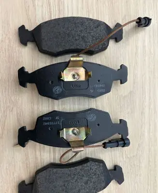 Fiat Punto (176) Brake pads (front) 71738151 7425312