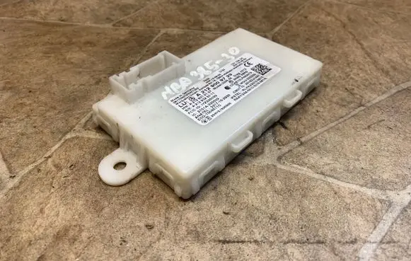 Mercedes-Benz GLA W156 X156 Keyless (KESSY) go control unit/module A2129009729