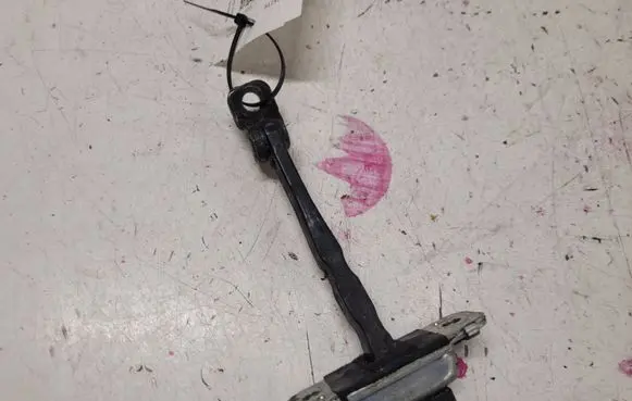 KIA Sorento Front door check strap stopper