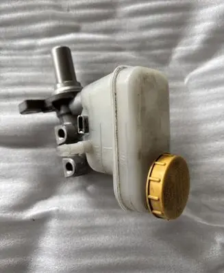 Subaru WRX STI Master brake cylinder 26449VA021 26449VA020