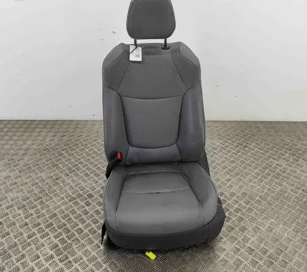 Toyota Sienna XL40 IV Front driver seat 7162008100