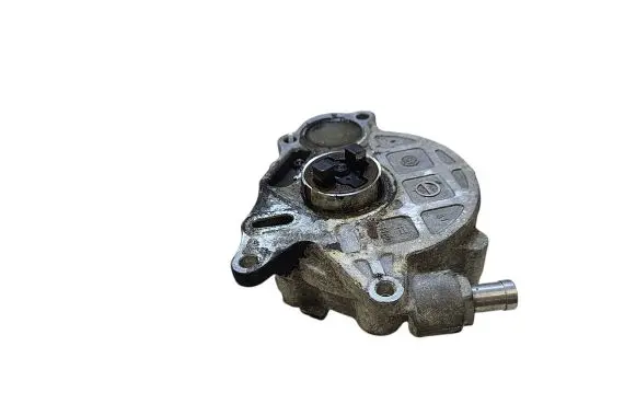 Volkswagen PASSAT B6 Vacuum pump 03L145100