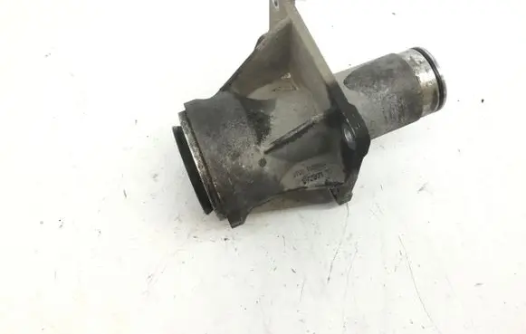 BMW 6 F12 F13 Driveshaft support bearing bracket 7588950