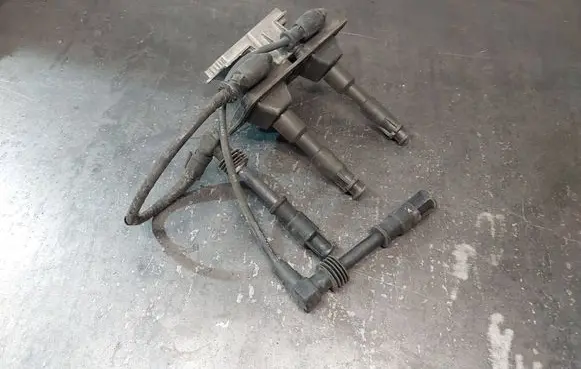 Audi A4 S4 B5 8D High voltage ignition coil 058906105A 0221603003