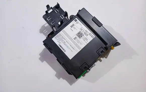 Chevrolet Camaro Center console control module 84278545