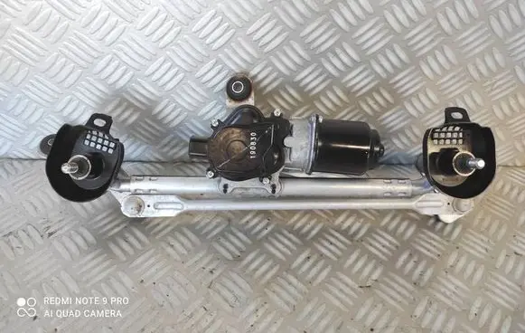 Front wiper linkage and motor