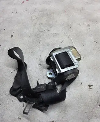 Mercedes-Benz E W211 Front seatbelt 605369000