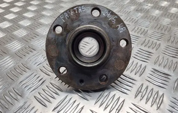 Volkswagen PASSAT B6 Rear wheel ball bearing 