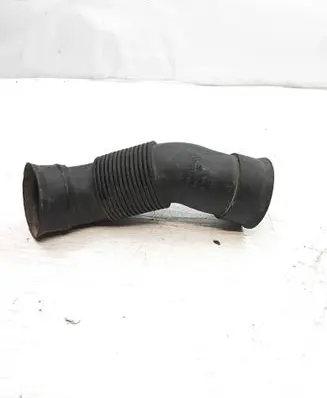Opel Tigra B Air intake hose/pipe 13104166 560992646