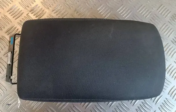 Nissan Qashqai Armrest 4EA0B