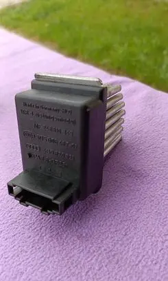 Audi A6 S6 C5 4B Heater blower motor/fan resistor 4B0820521