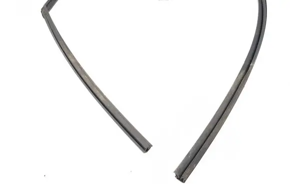 Toyota Prius (XW30) Rubber seal rear door window/glass