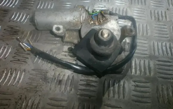Mercedes-Benz E W210 Rear window wiper motor 0390201506