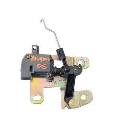 Volkswagen Touareg I Tailgate boot lock/latch motor 7L6827425