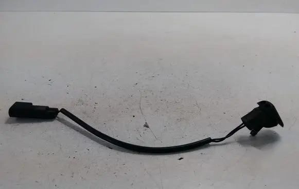 Windshield washer spray nozzle