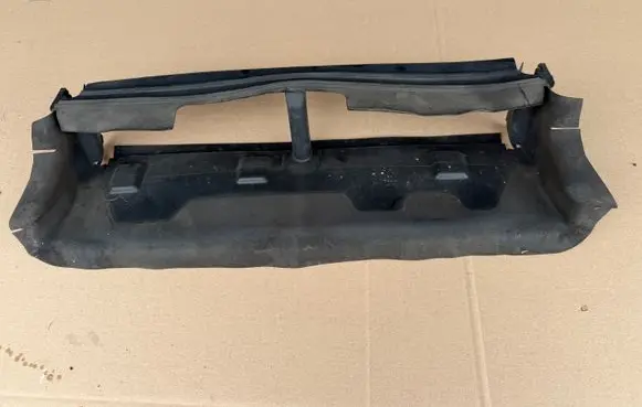 Ford Focus Intercooler air guide/duct channel BM518312A