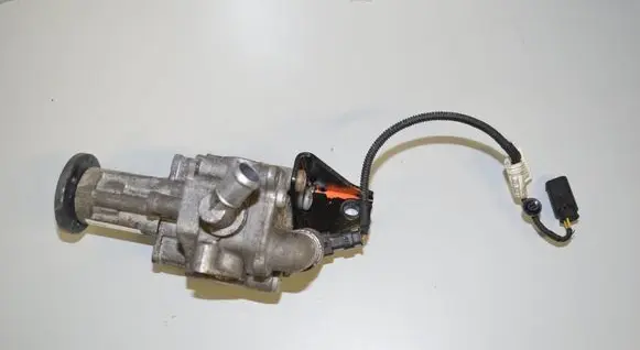 BMW 5 F10 F11 Power steering pump 6794350 32416794350 32416776169
