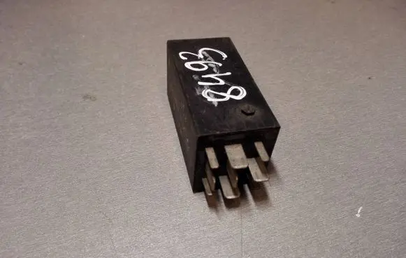 BMW 5 E34 Other relay 61358363317