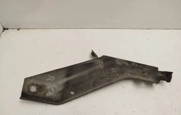 Renault Twingo III Fender mounting bracket 631429601R