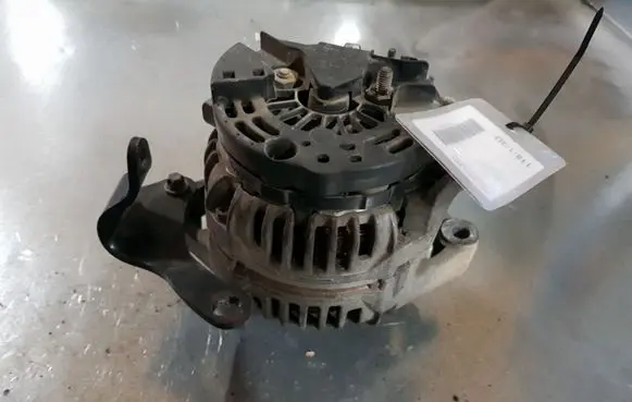 Opel Zafira A Generator/alternator 0124415002