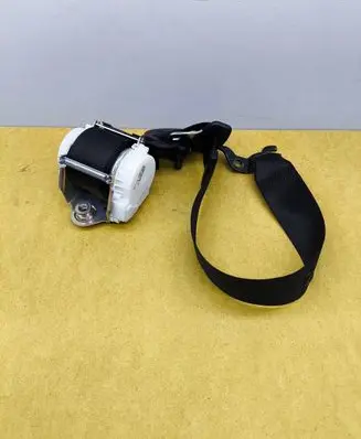 BMW 3 E90 E91 Front seatbelt 9117219