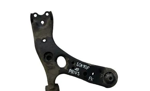 Toyota Prius (XW30) Front lower control arm/wishbone