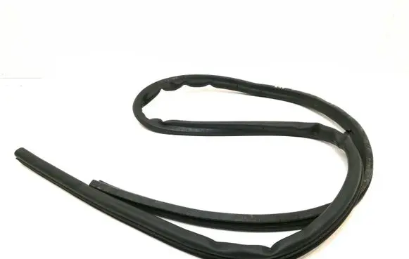 Audi Q7 4L Engine compartment rubber 4L0823731