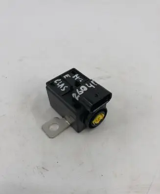 Mercedes-Benz E W214 Battery relay fuse A0009827425