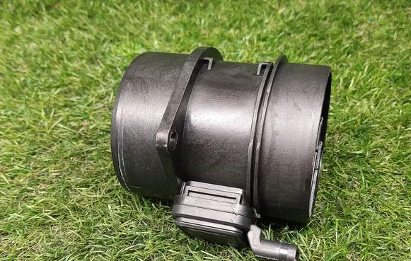 Mercedes-Benz E W212 Mass air flow meter A6510900248 5WK97817