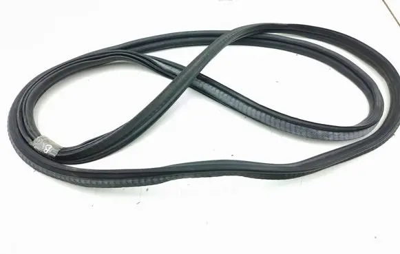 Trunk rubber seal (body)