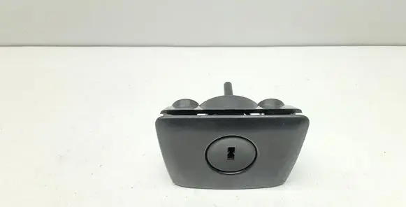 Volvo XC90 Glove box handle 