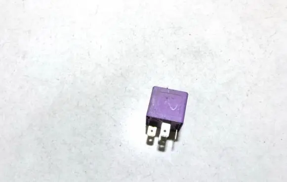 Volkswagen PASSAT B5 Other relay 431951253g 899516000