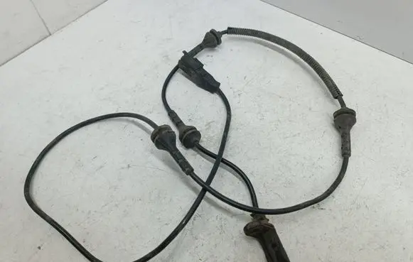 Peugeot 407 ABS brake wheel speed sensor 0986594520 9642687580 SS20045
