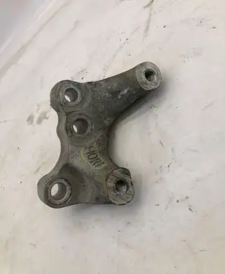 Mazda CX-3 Gearbox mounting bracket 