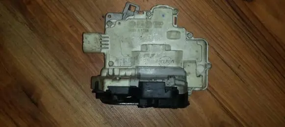 Audi A4 S4 B7 8E 8H Front door lock 8E2837015AA