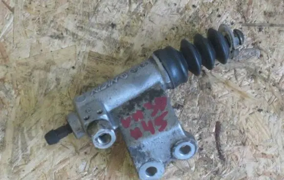 Honda Civic Clutch slave cylinder 