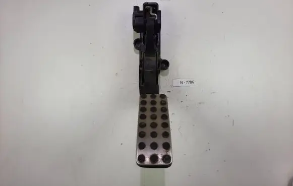 Mercedes-Benz B W245 Accelerator throttle pedal