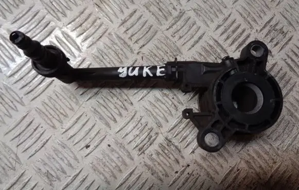 Nissan Qashqai Clutch slave cylinder 