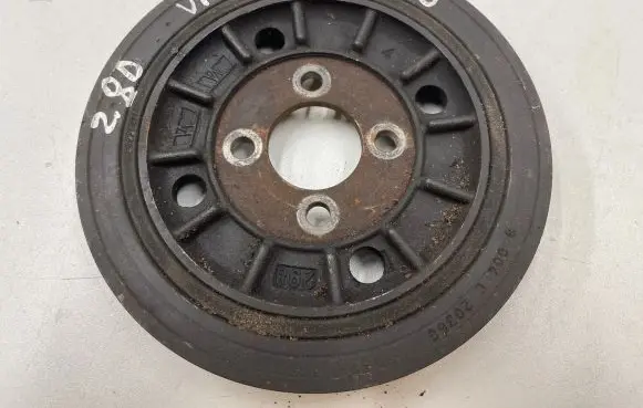 Chrysler Grand Voyager V Crankshaft pulley E123137a
